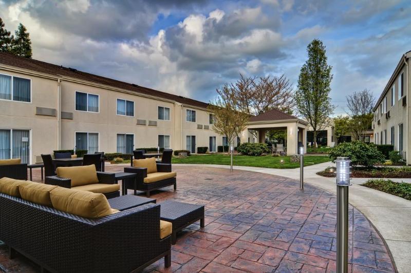 Courtyard By Marriott Eugene Springfield Hotel Bagian luar foto