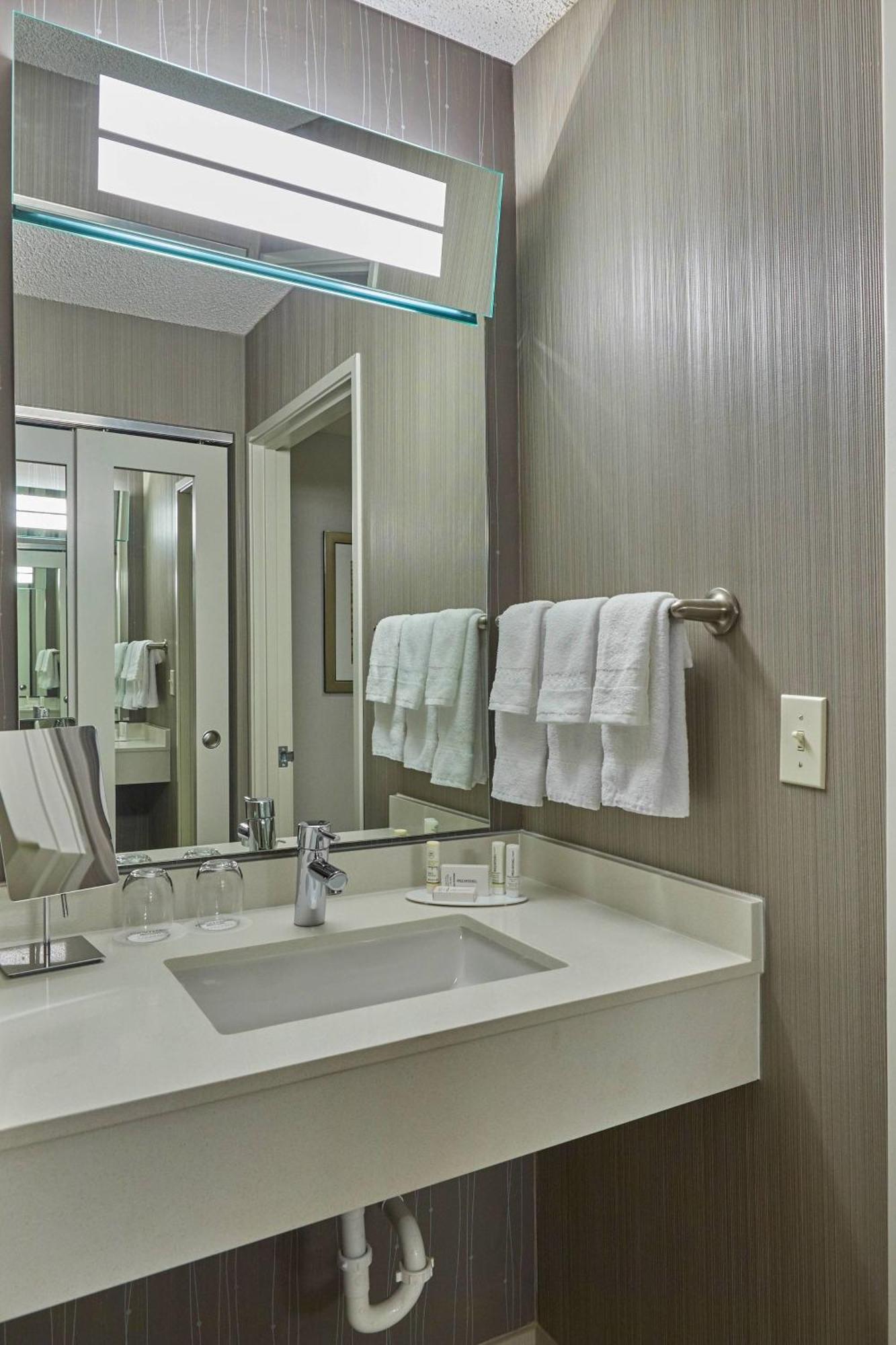 Courtyard By Marriott Eugene Springfield Hotel Bagian luar foto