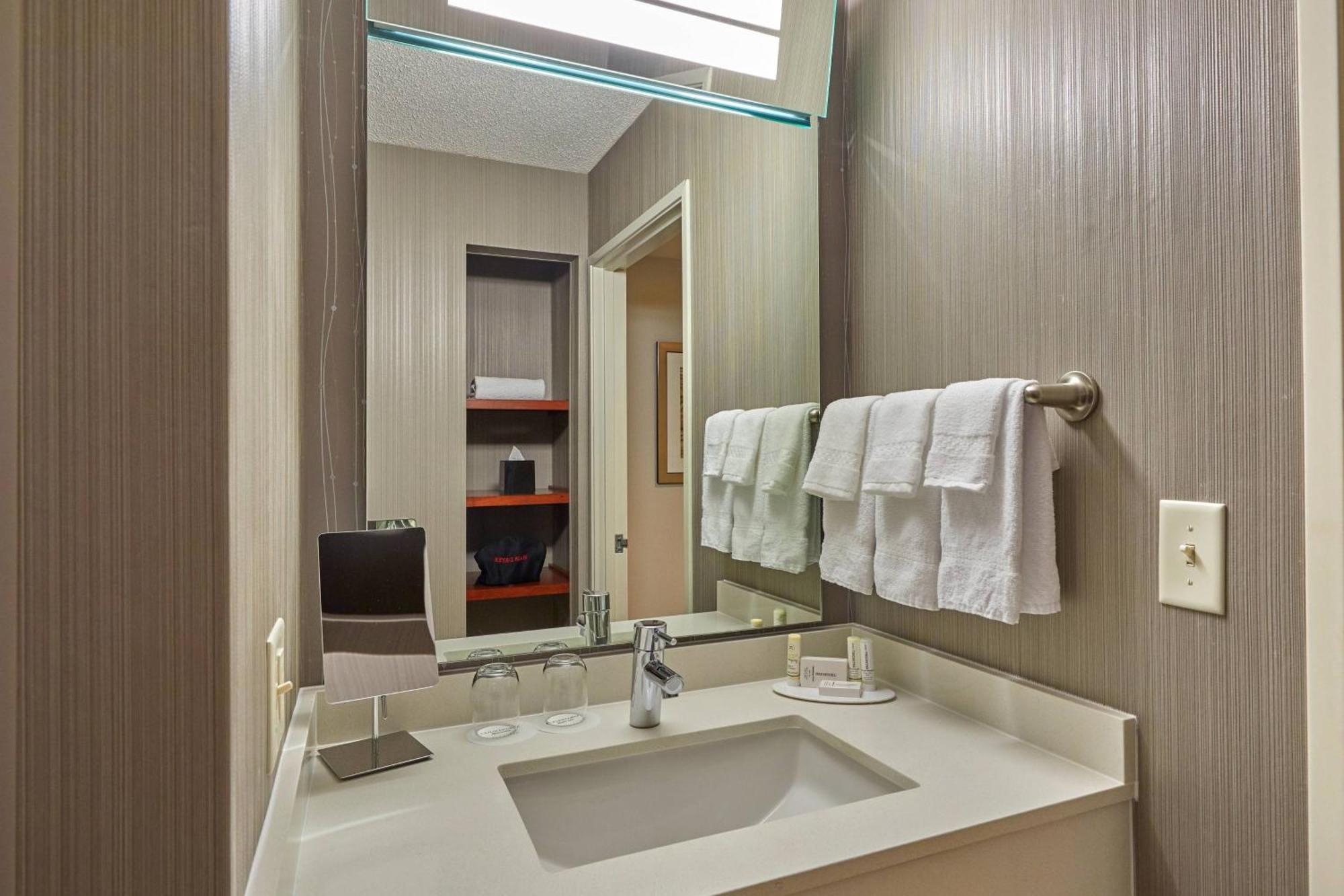Courtyard By Marriott Eugene Springfield Hotel Bagian luar foto